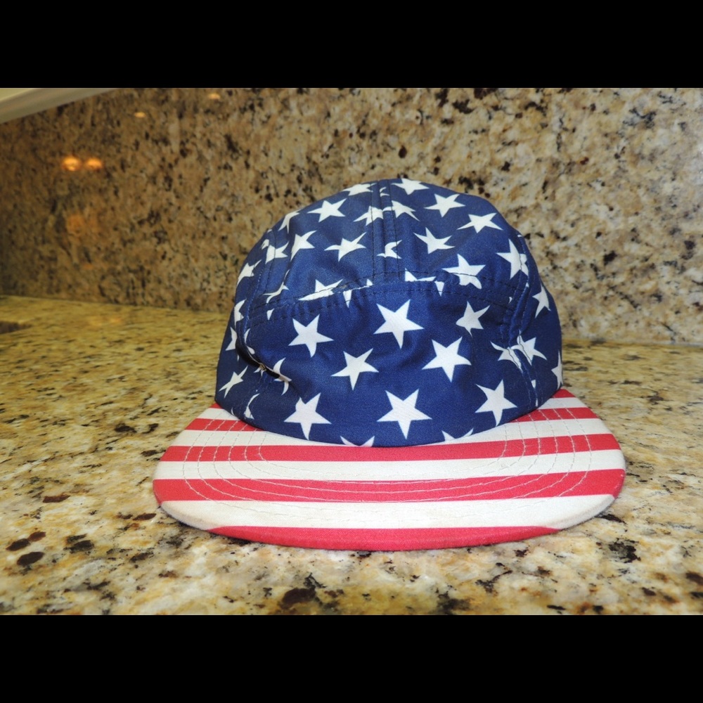 Bundle 2 hats! Great condition!